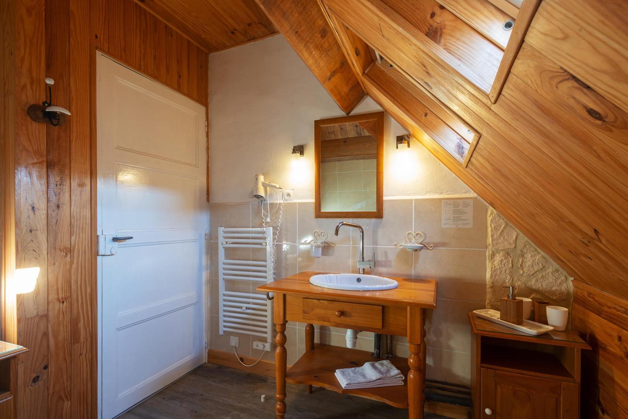 Hotel Boutique Saint-Louis Lisieux Bagian luar foto