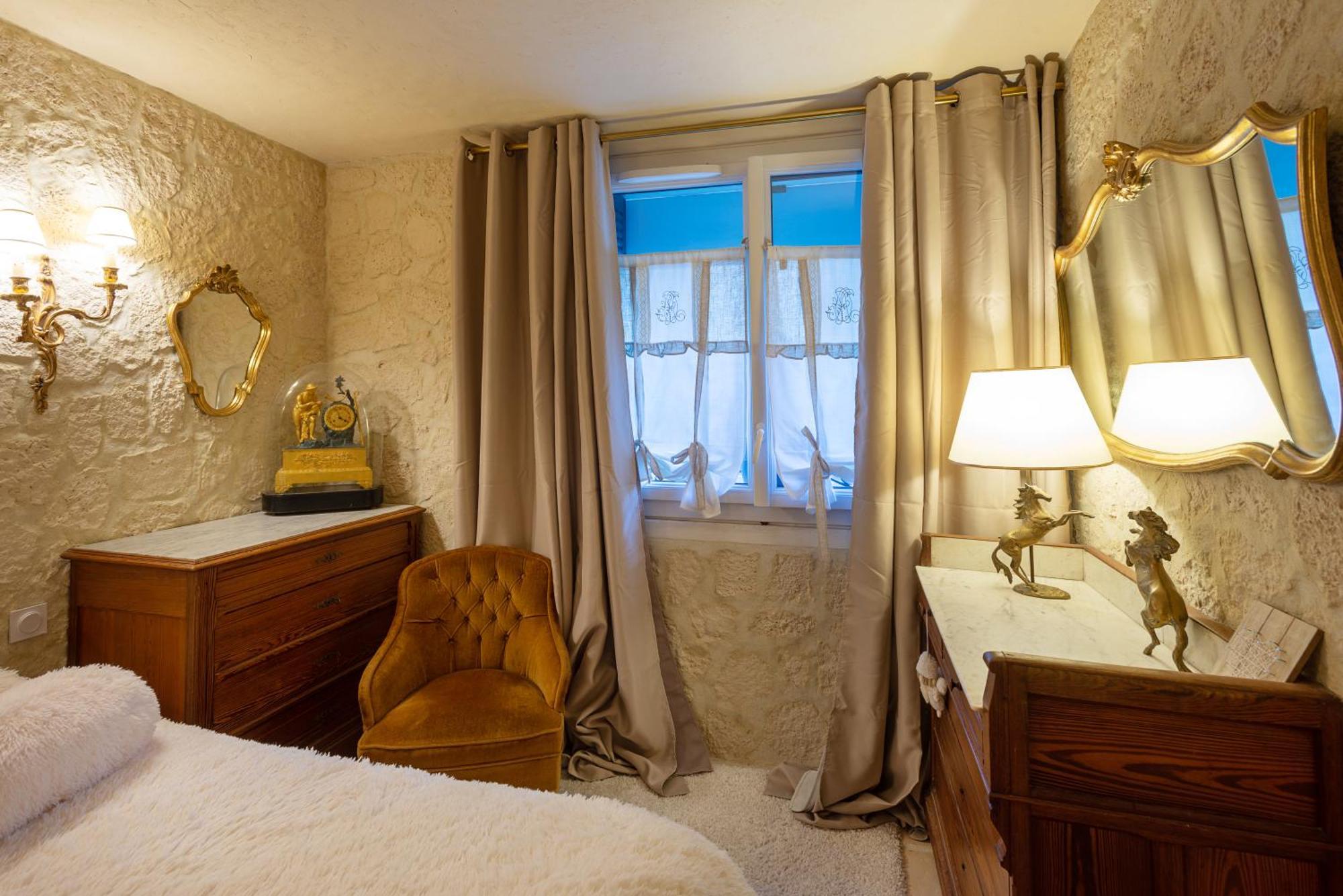 Hotel Boutique Saint-Louis Lisieux Bagian luar foto