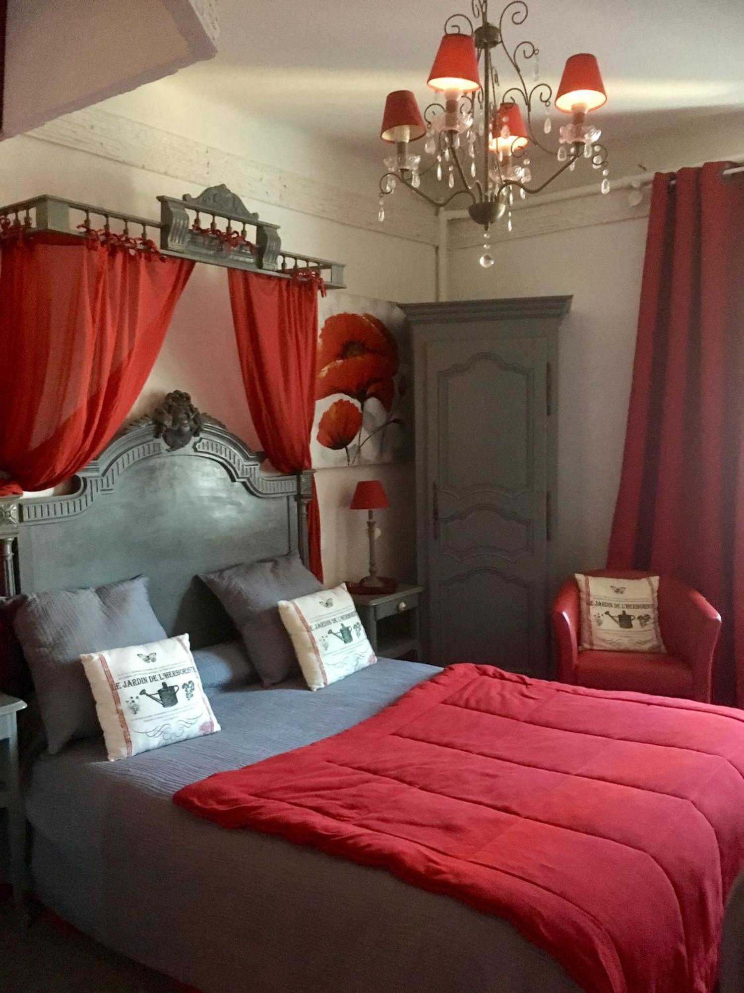 Hotel Boutique Saint-Louis Lisieux Bagian luar foto