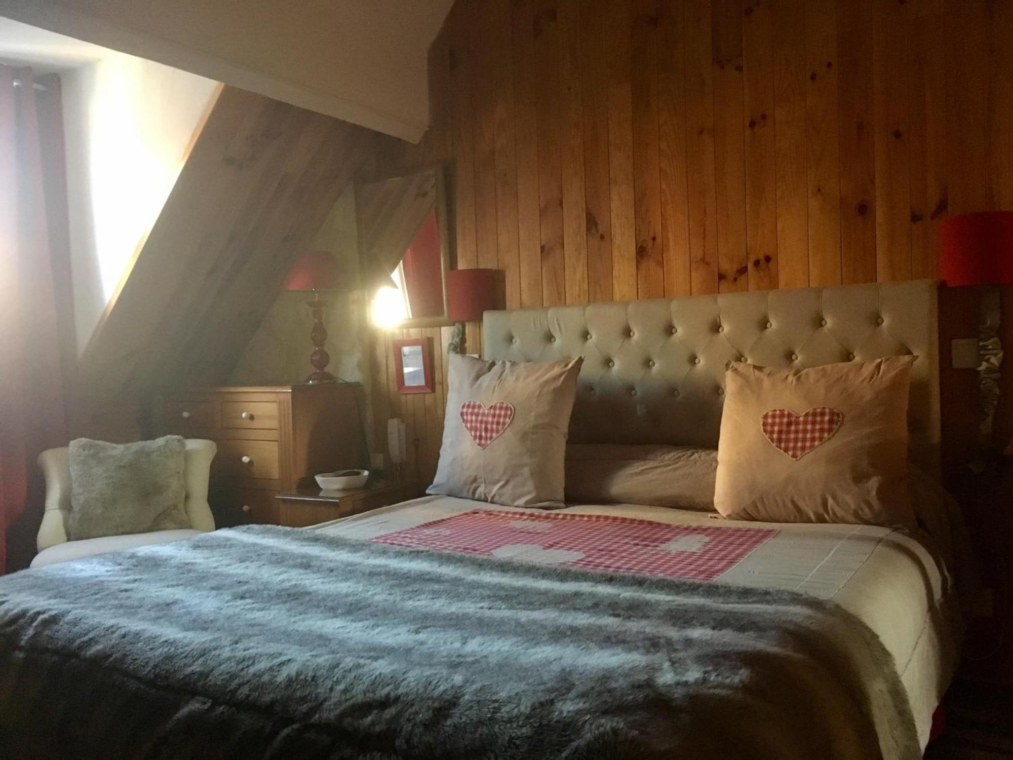 Hotel Boutique Saint-Louis Lisieux Bagian luar foto