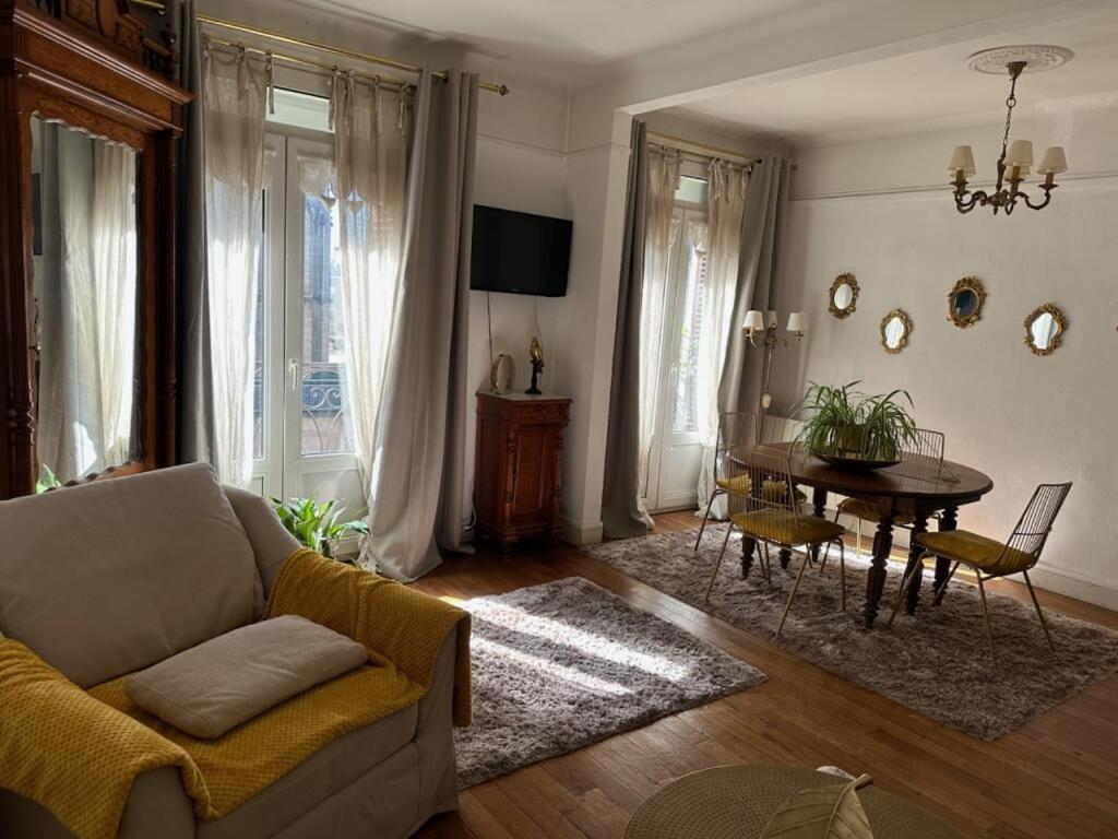 Hotel Boutique Saint-Louis Lisieux Bagian luar foto
