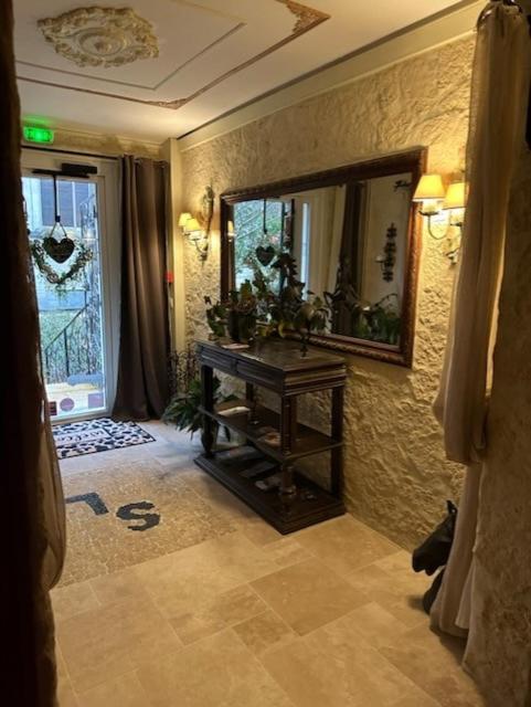 Hotel Boutique Saint-Louis Lisieux Bagian luar foto